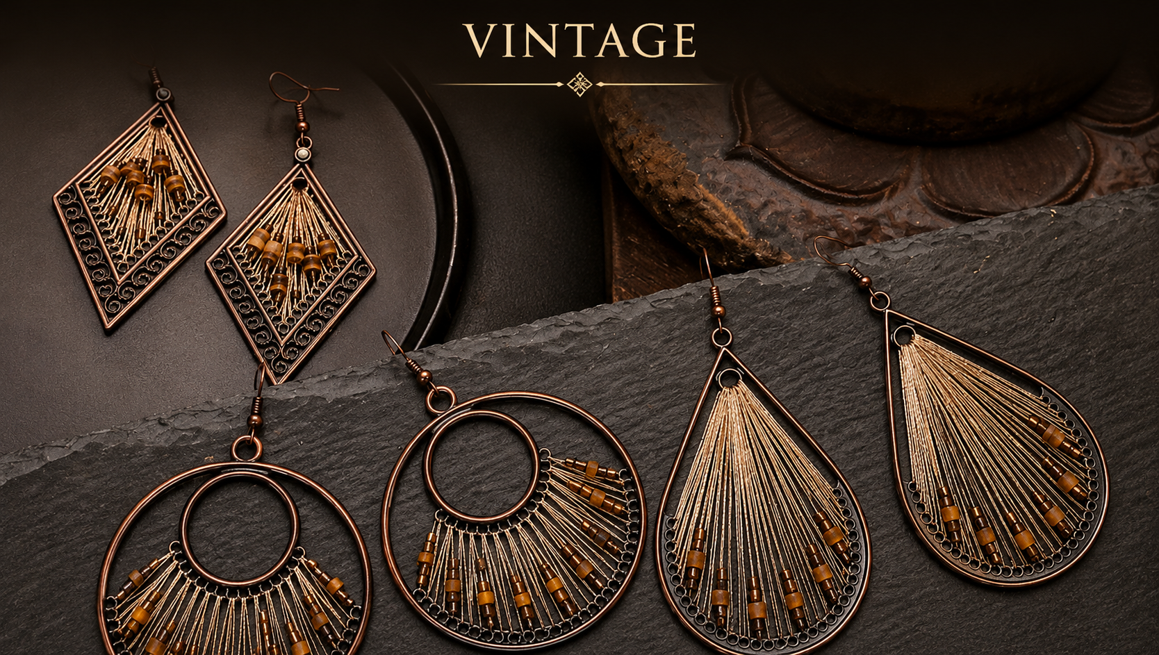 Vintage des vêtements et bijoux traditionnels 