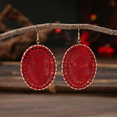 Boucles d'oreilles brodées rouge