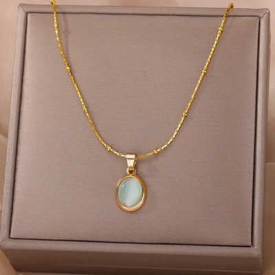 Collier en opale bleu