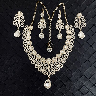 Collier-boucles-d-oreilles-broche-bague-ensemble-de-bijoux-robe-de-mari-e-d-cor-e