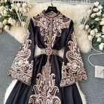robe noir  traditionnel