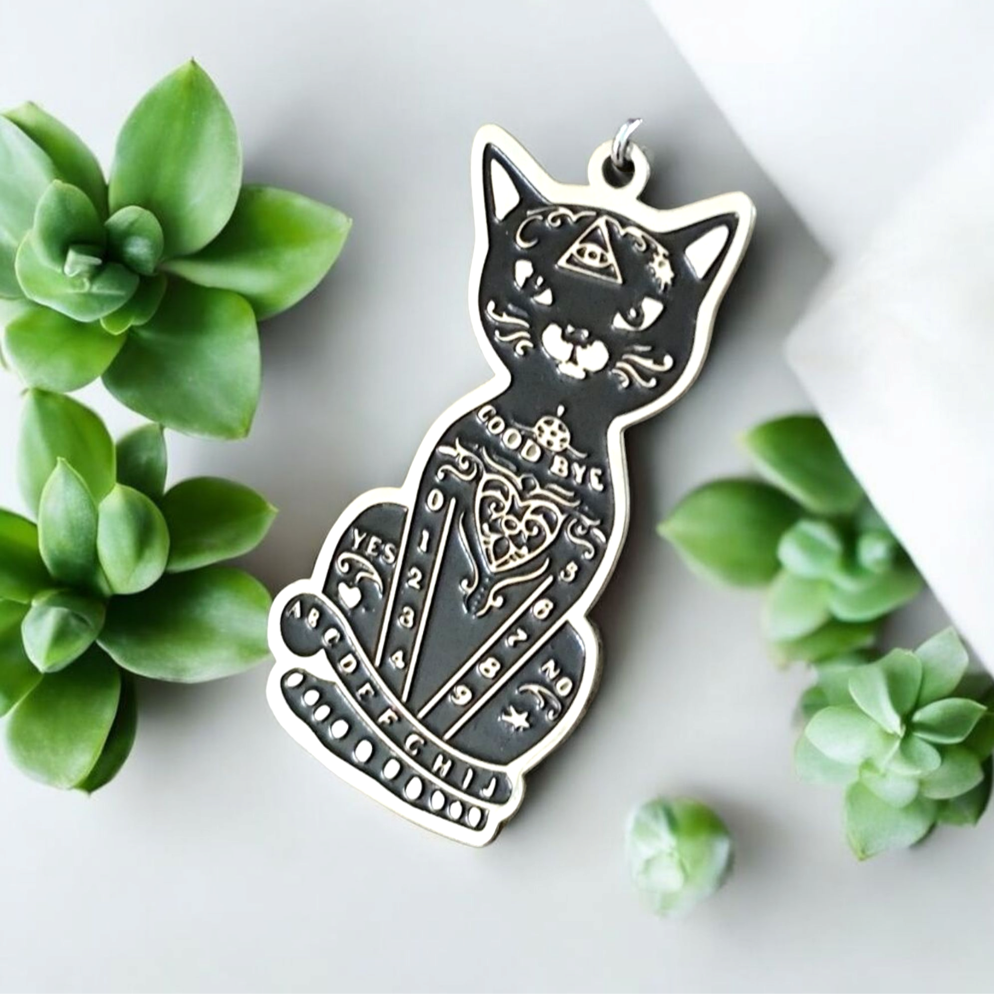 collier-chat-ouija-arcan-charme-trefonds