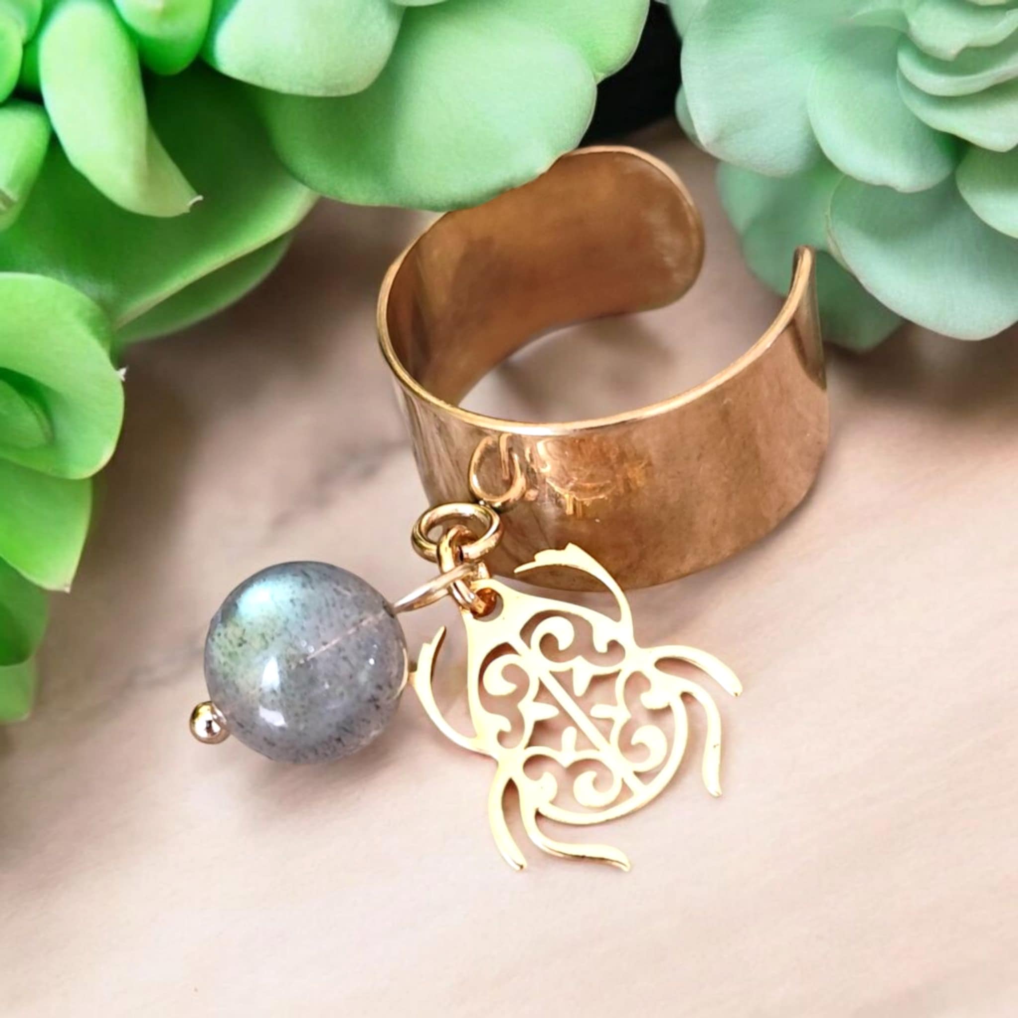 Bague-dorée-baia-scarabee-ame.jpg