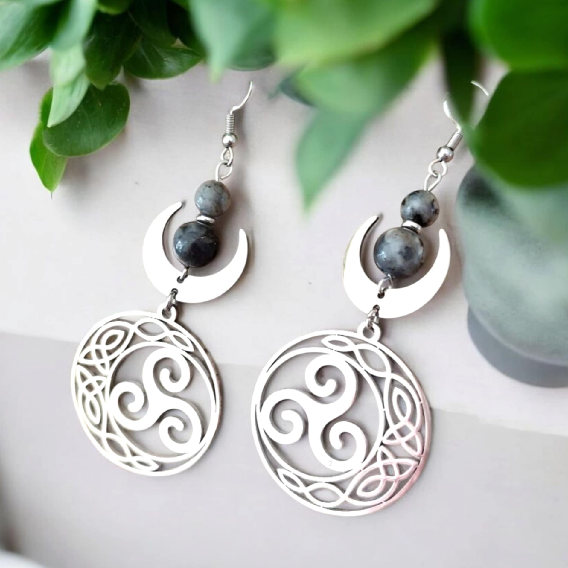 boucles-oreilles-triskell-lune-pierre-naturelle