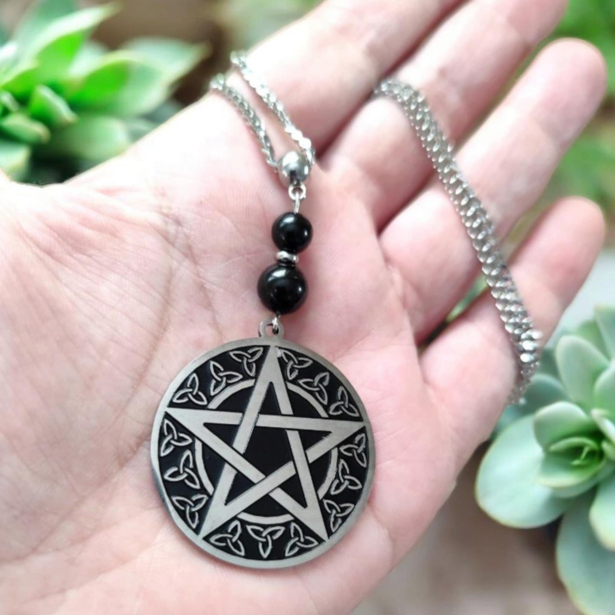 collier-pentacle-charme-essence.jpg