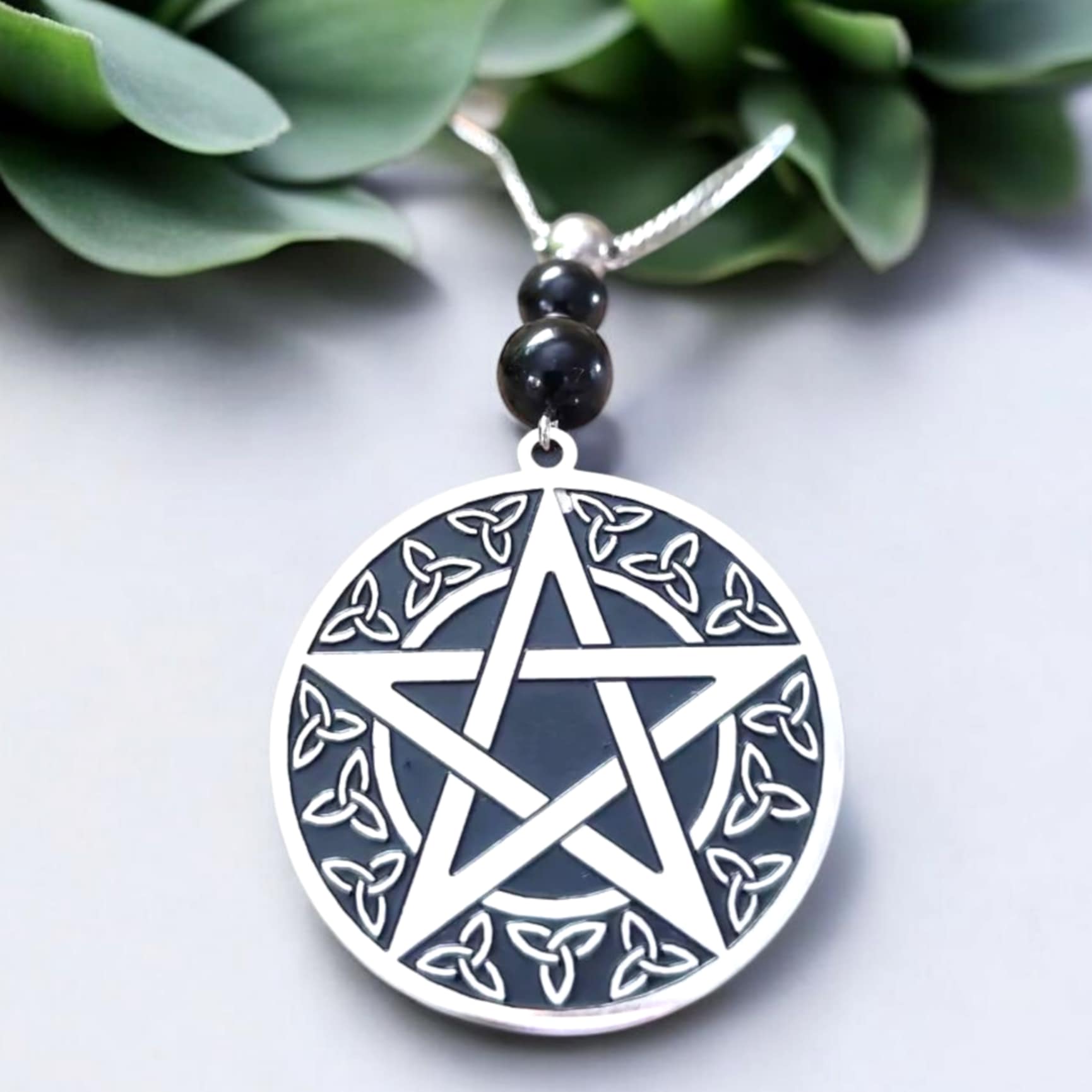 collier-pentacle-charme-essence.jpg