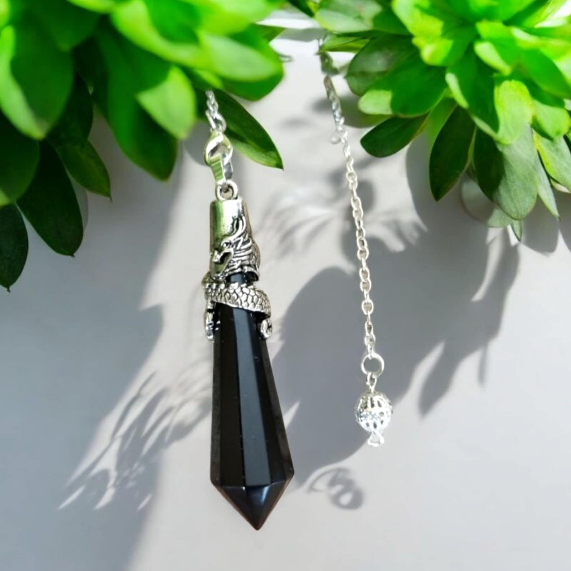 Pendule en Obsidienne noire avec dragon en métal