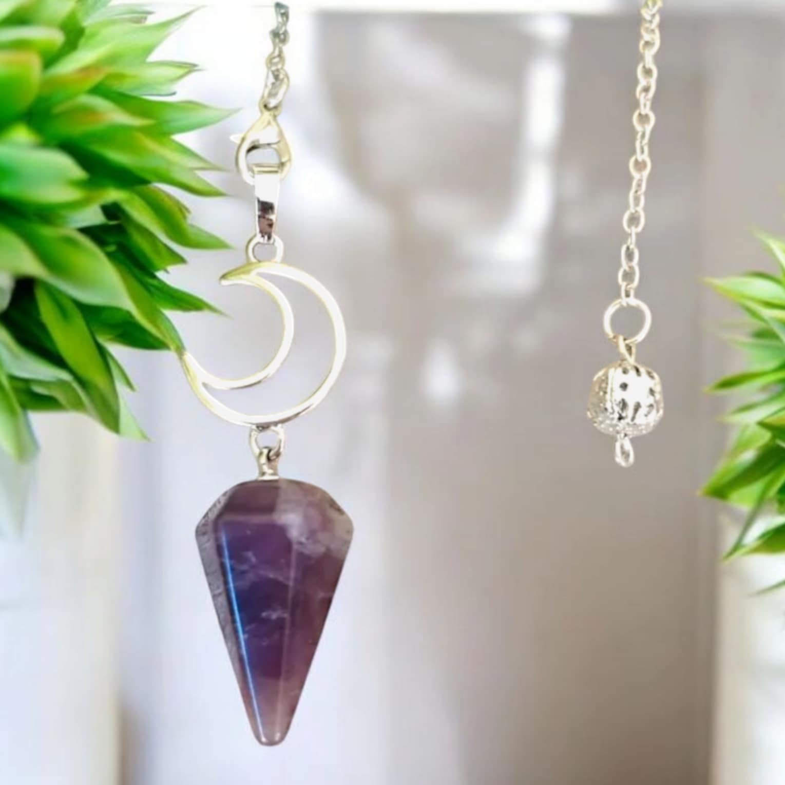 Pendule Lune en Améthyste naturelle avec chaîne