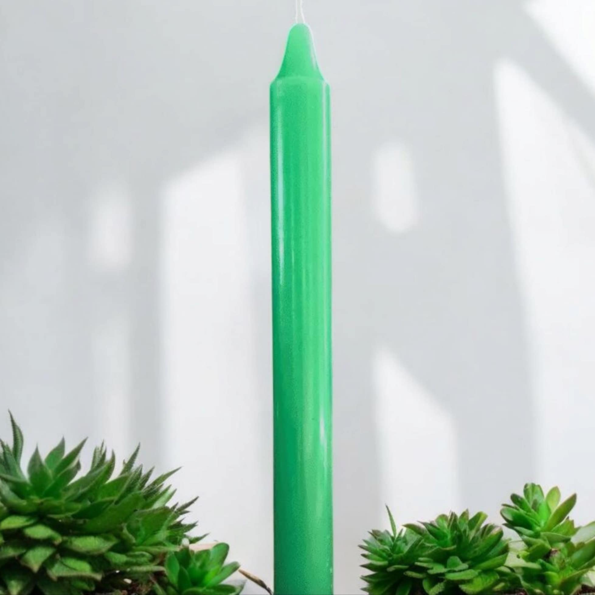 Bougie rituelle verte 22 cm teintée dans la masse