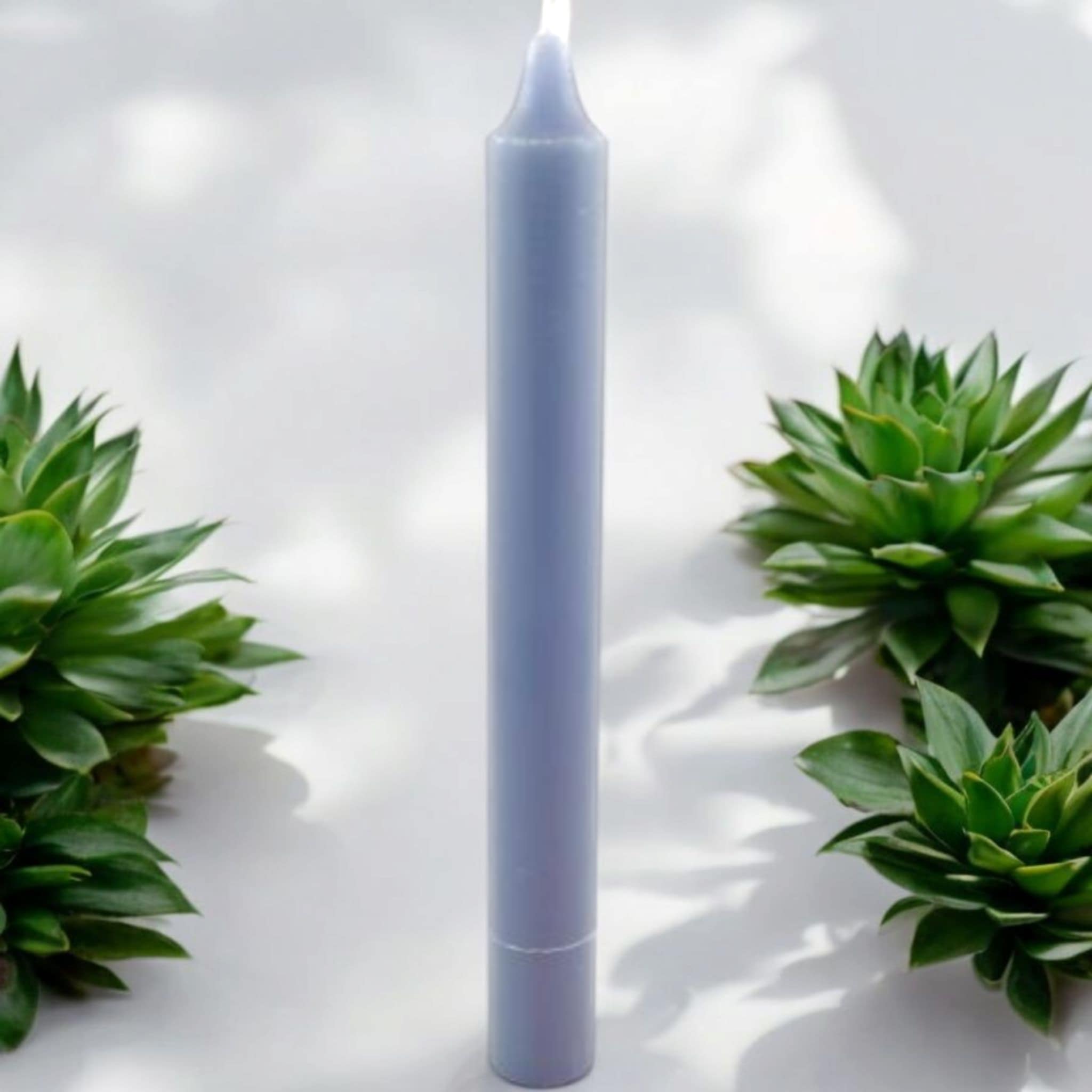 Bougie rituelle grise 22 cm teintée dans la masse
