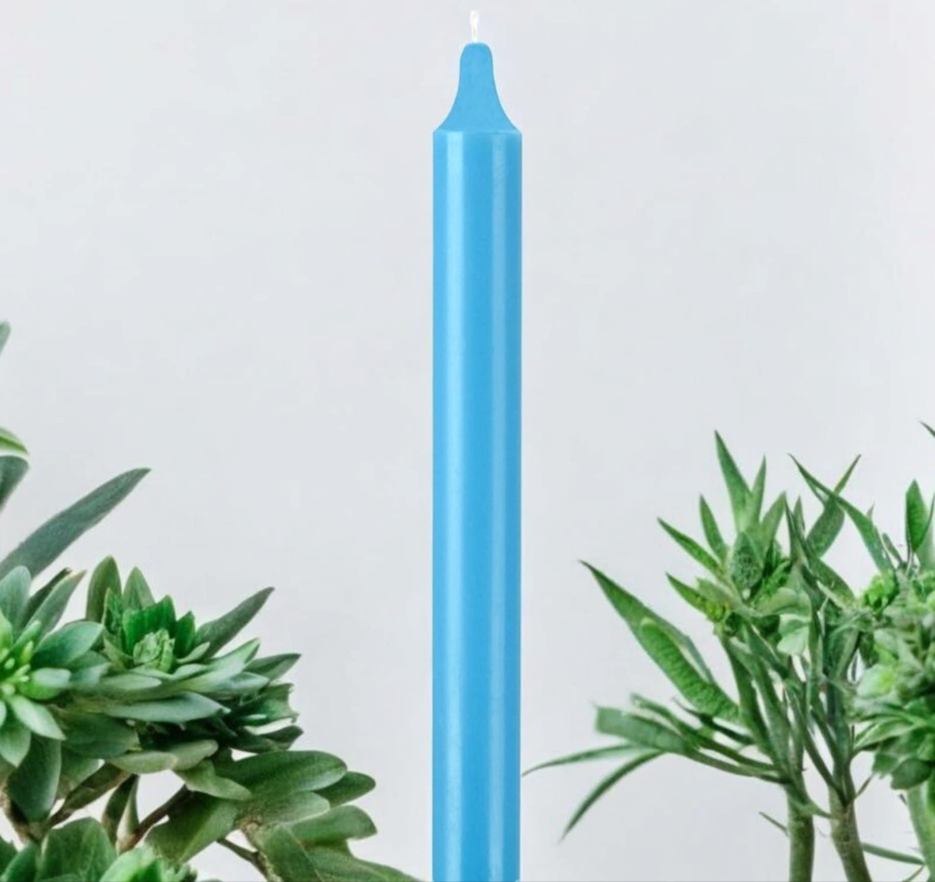 Bougie rituelle bleue 22 cm teintée dans la masse