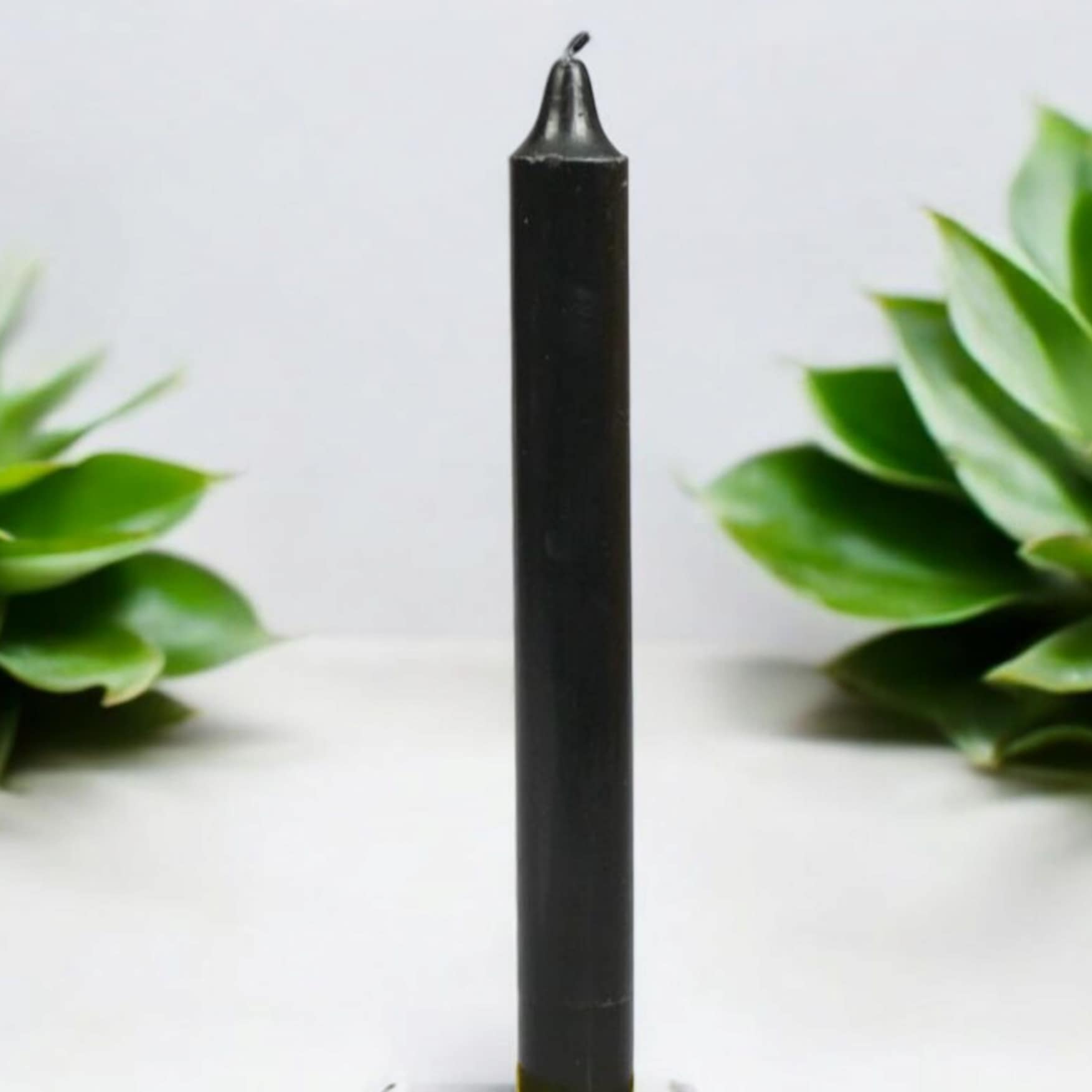 Bougie rituelle noire 22 cm teintée dans la masse