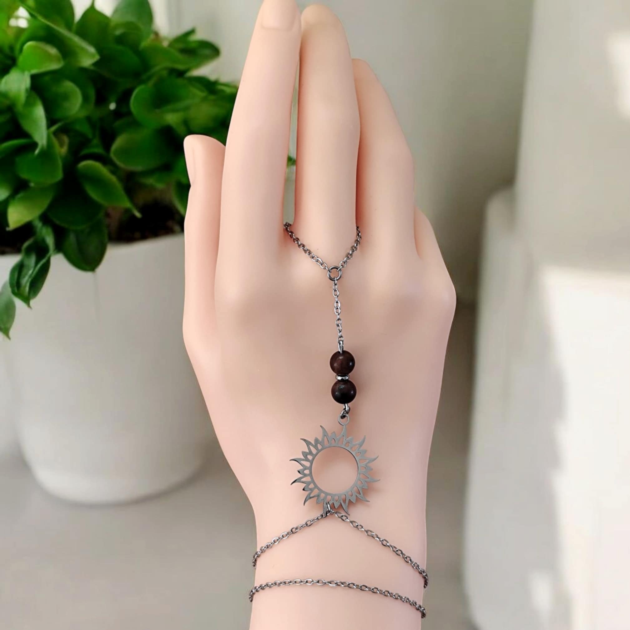 bracelet bijou de main