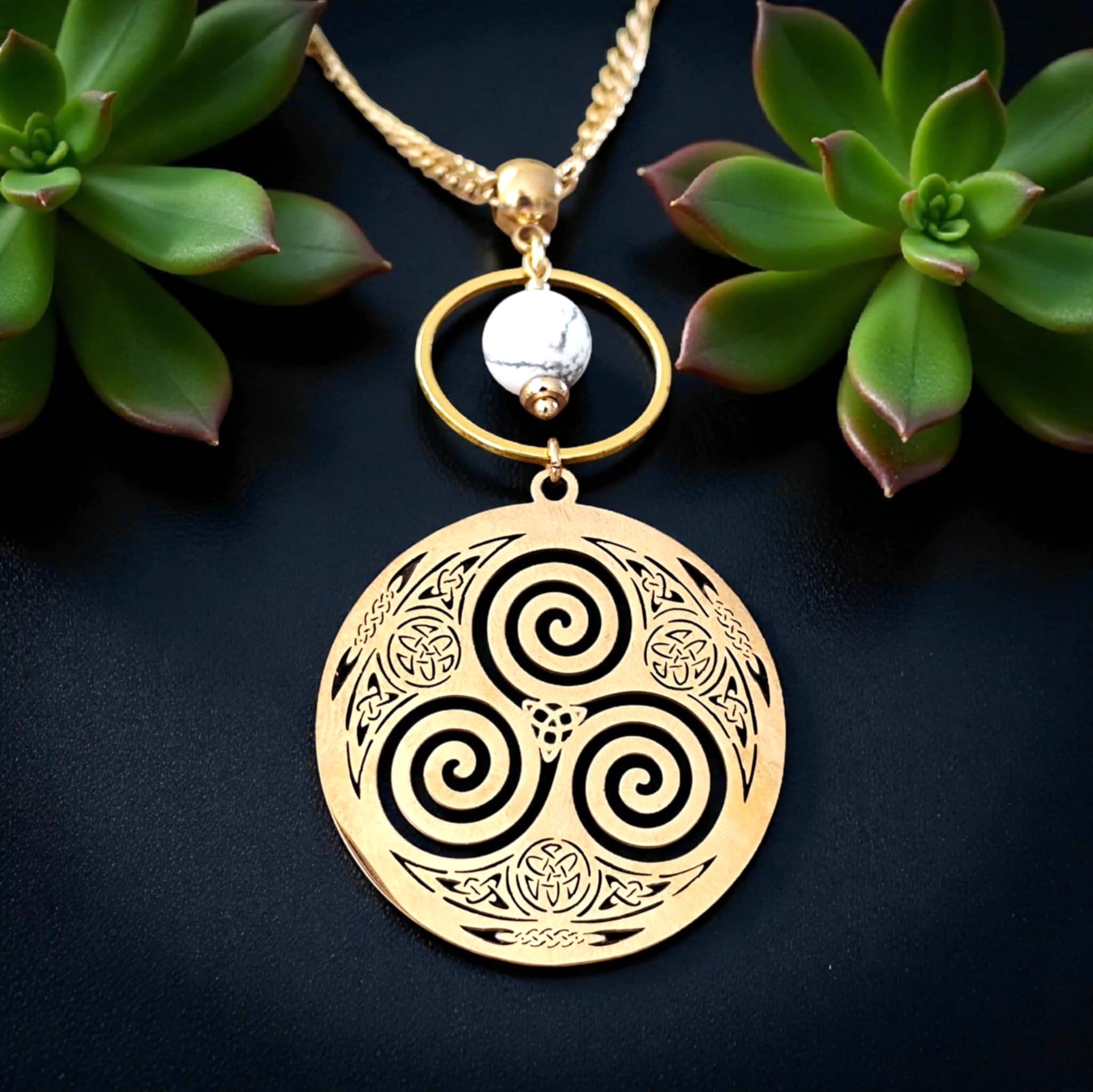 collier-triskell-charme-trinite.jpg