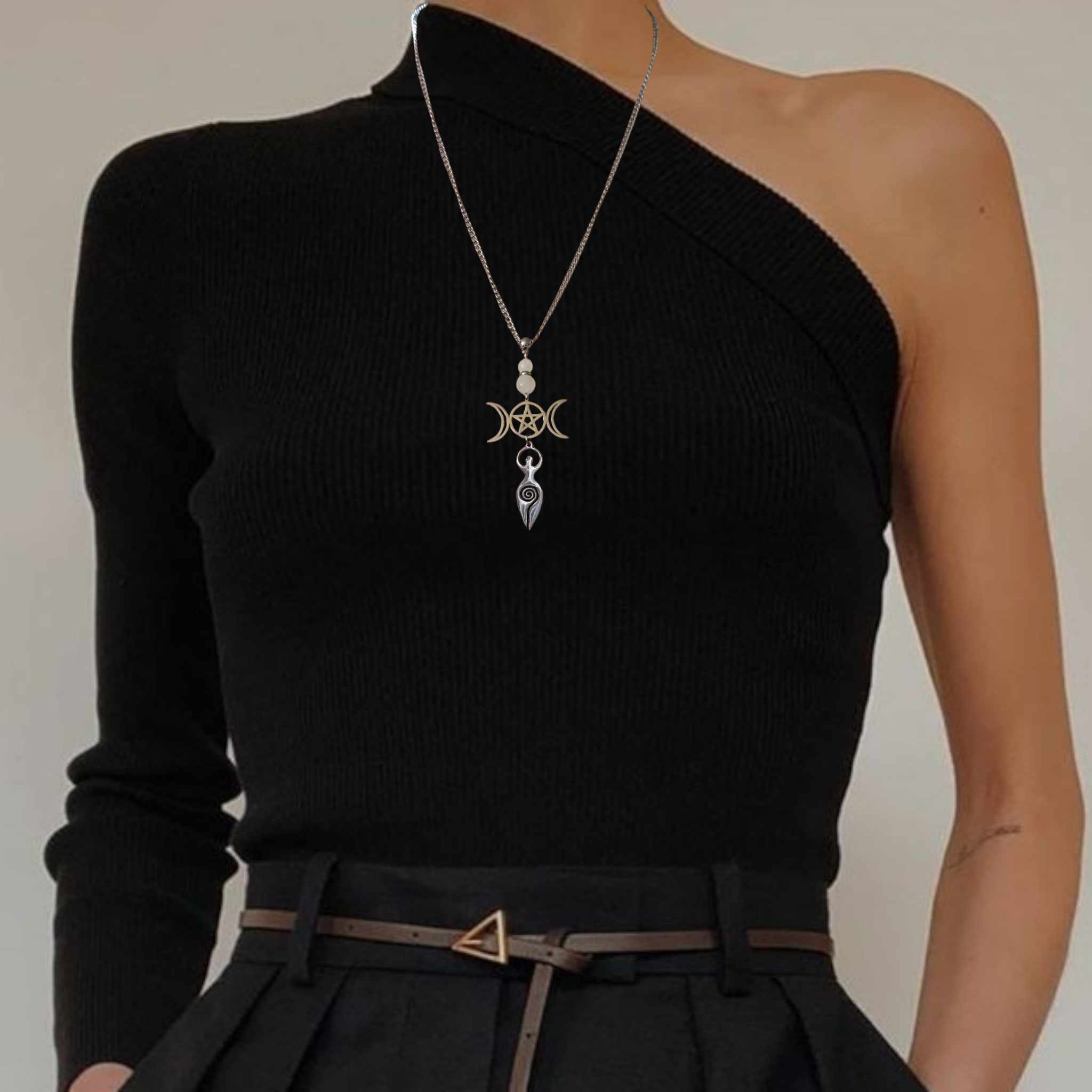 collier-feminin-sacre-elle-charme-etre