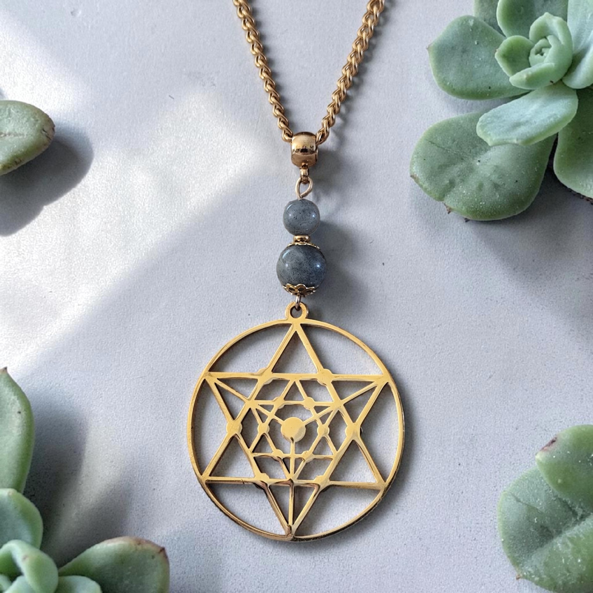 collier-doré-merkabah-charme-immensite.jpg