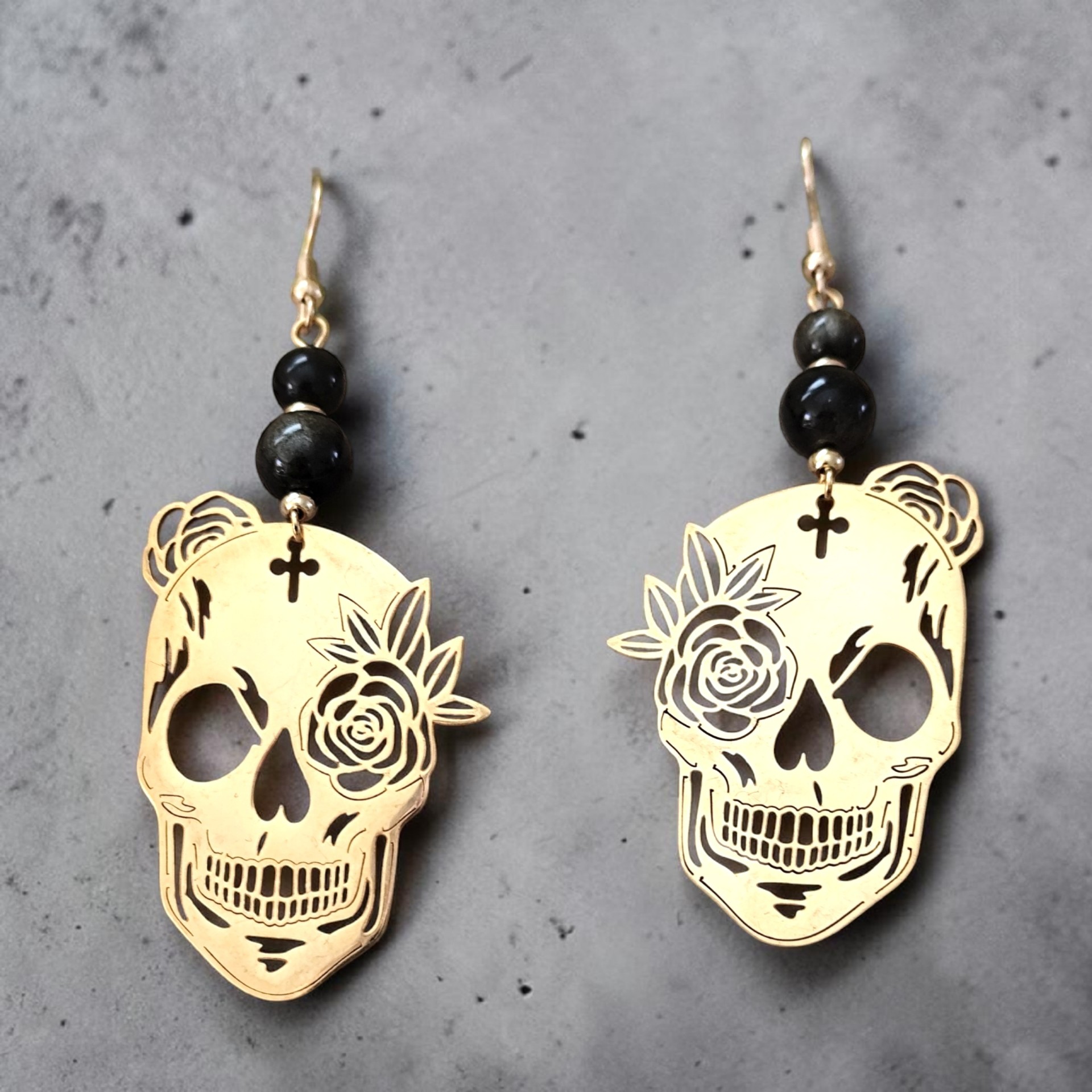 boucles-oreilles-dorées-heritage-crane-roses