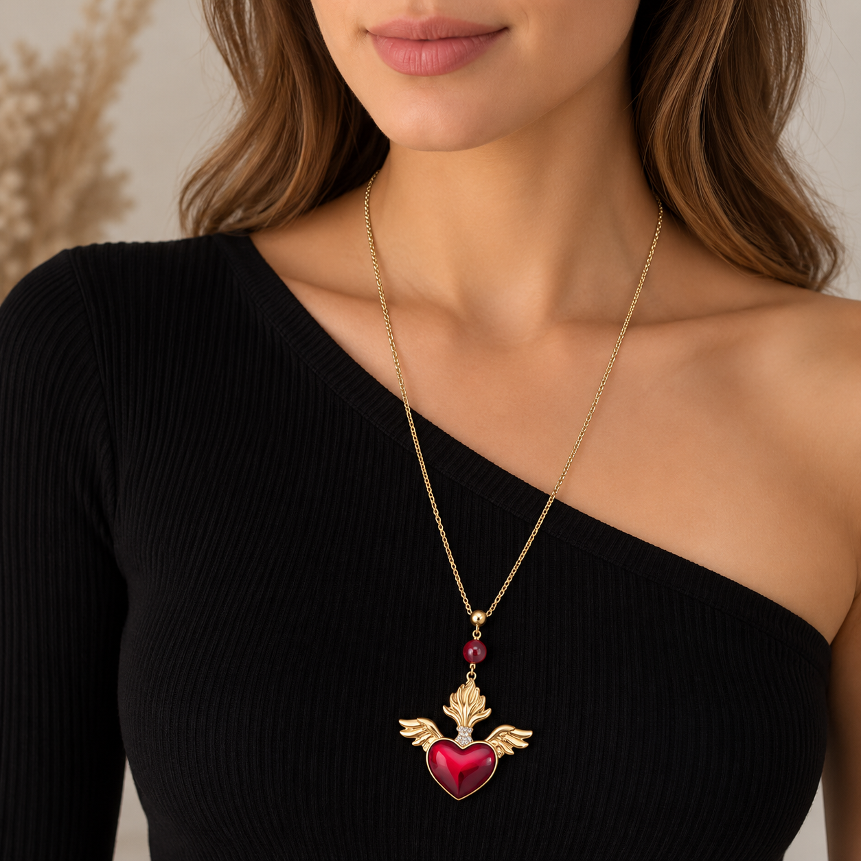 collier-coeur-aile-ardeur-charme-amour-porté