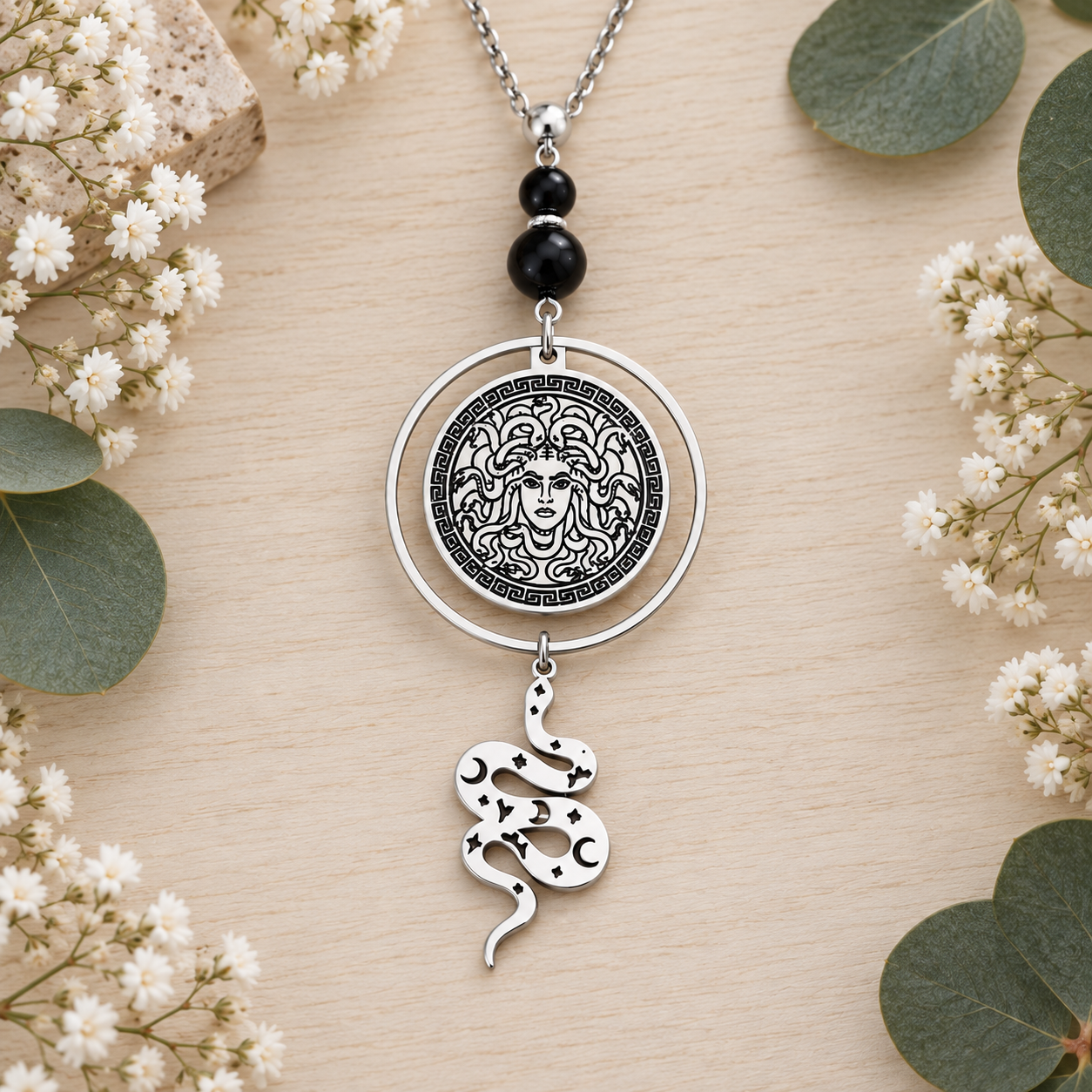 collier-medusa-charme-reconnaissance