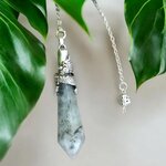 Pendule en Labradorite avec dragon en métal