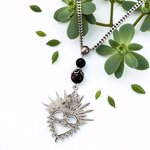 collier-coeur-douceur-charme-approche