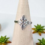 bague-nœud-sorcière-protection