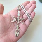 collier-feminin-sacre-elle-charme-etre