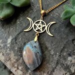 Collier-doré-triple-lune-pentacle-labradorite