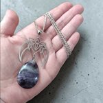 collier-argenté-lotus-lunaire-charme-foi.jpg