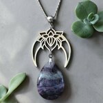 collier-argenté-lotus-lunaire-charme-foi.jpg