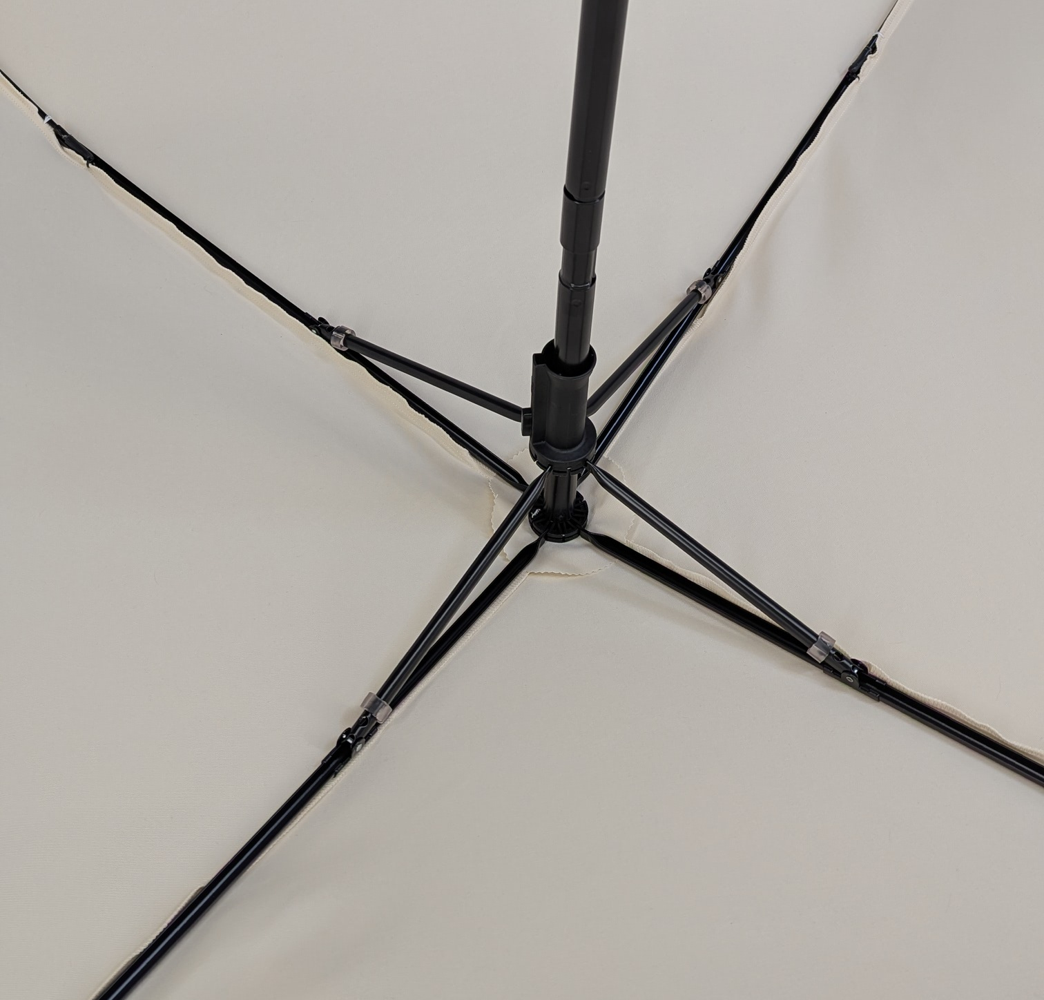 parasol pliant monture noire02