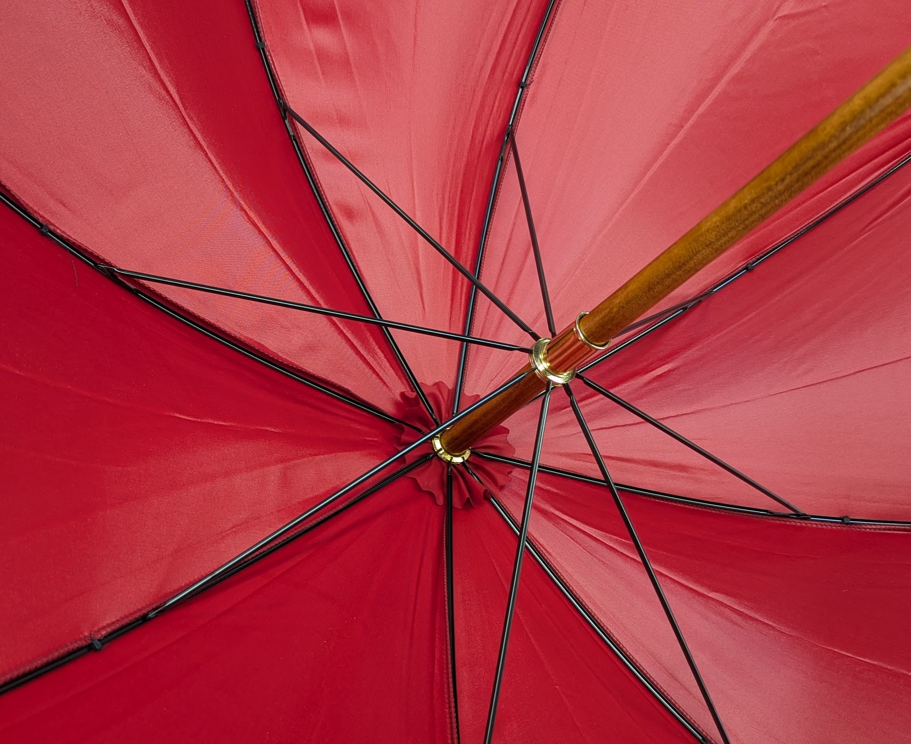 parapluie-canne-rouge-carmin6-Photoroom