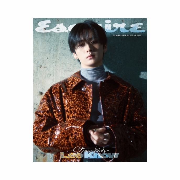 LEE-KNOW-Stray-Kids-Esquire-Korea-Magazine-cover-A-mkpop