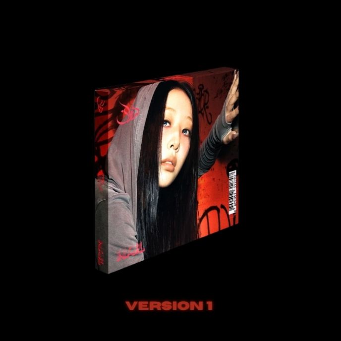YVES-LOONA-Nail-Delux-cover-version-1-mkpop
