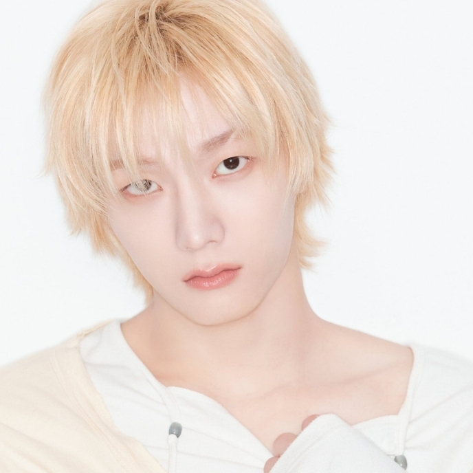 boynextdoor-1st-studio-album-home-sweet-home-ver-SUNGHO-mkpop