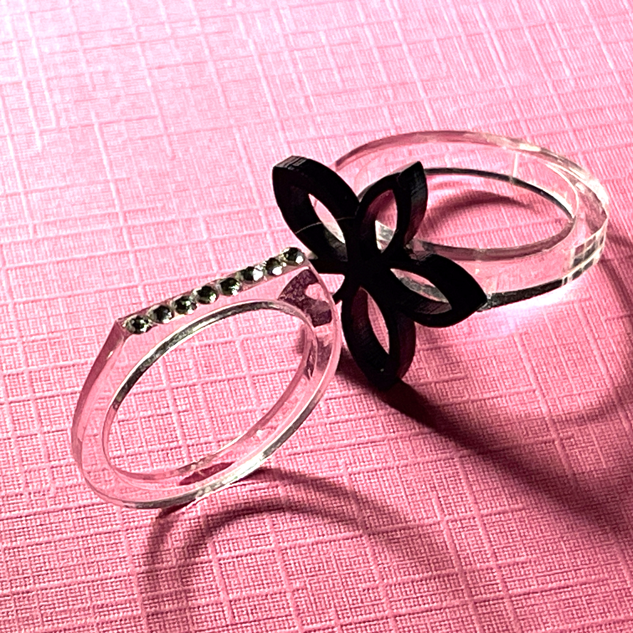 bague cristal barrette à brillants avec bague marguerite noire
