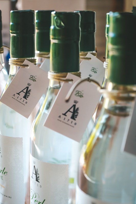A1710 La Perle Rare Bio 54,1 %  Canne B 59-92 – Millésime 2023  Rhum Blanc Pur Jus de Canne de la Martinique photo