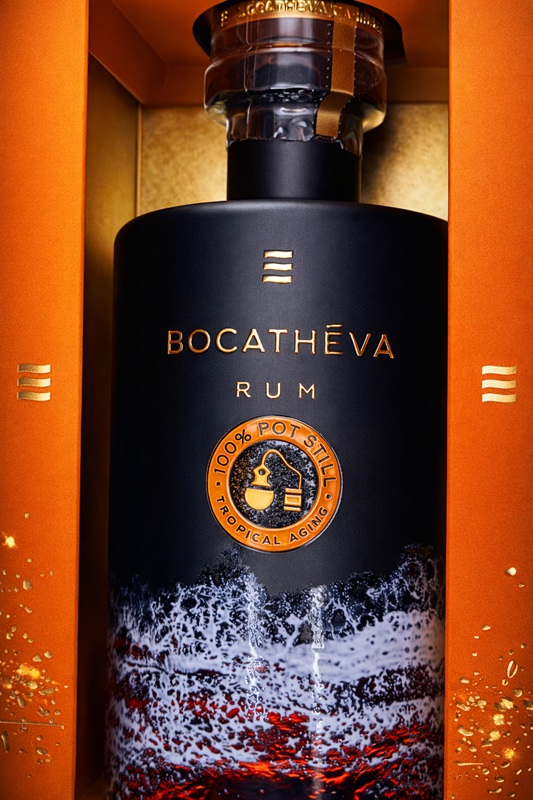 BOCATHÉVA Pot Still Assemblage de rhum de la Jamaïque Venezuela bouteille etui