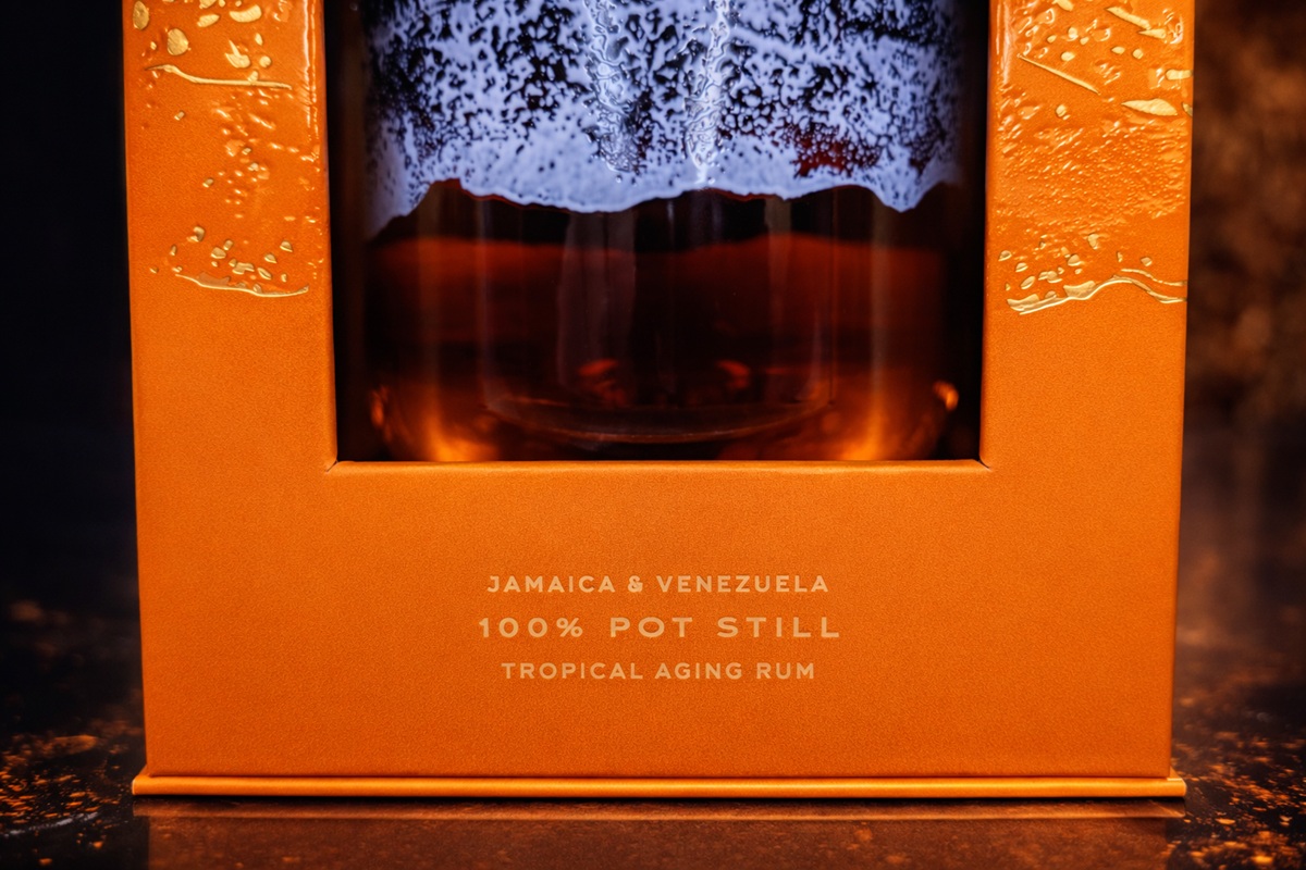 BOCATHÉVA 100 bouteille Pot Still Assemblage de rhum de la Jamaïque &amp; du Venezuela