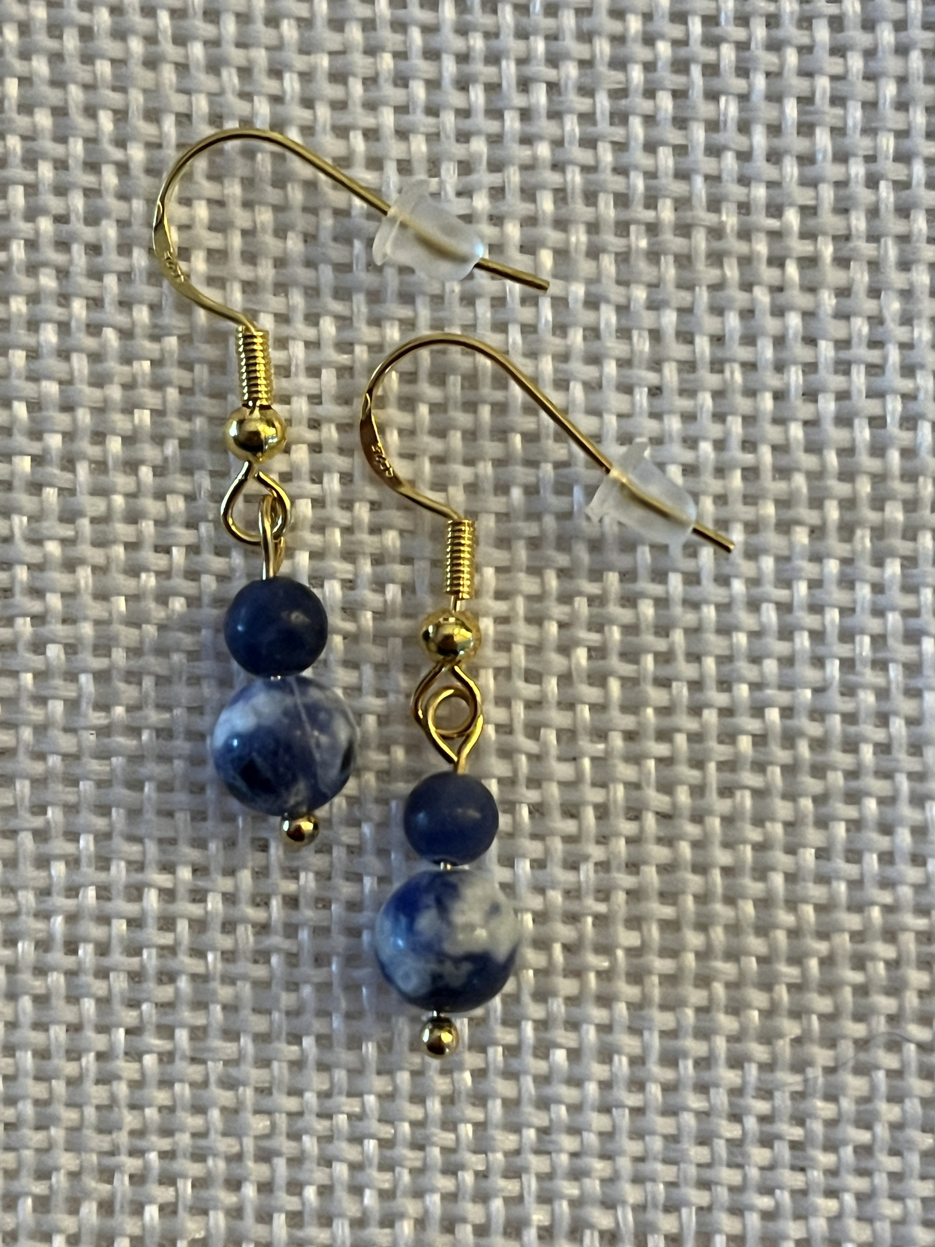 boucles d'oreilles en sodalite bleue