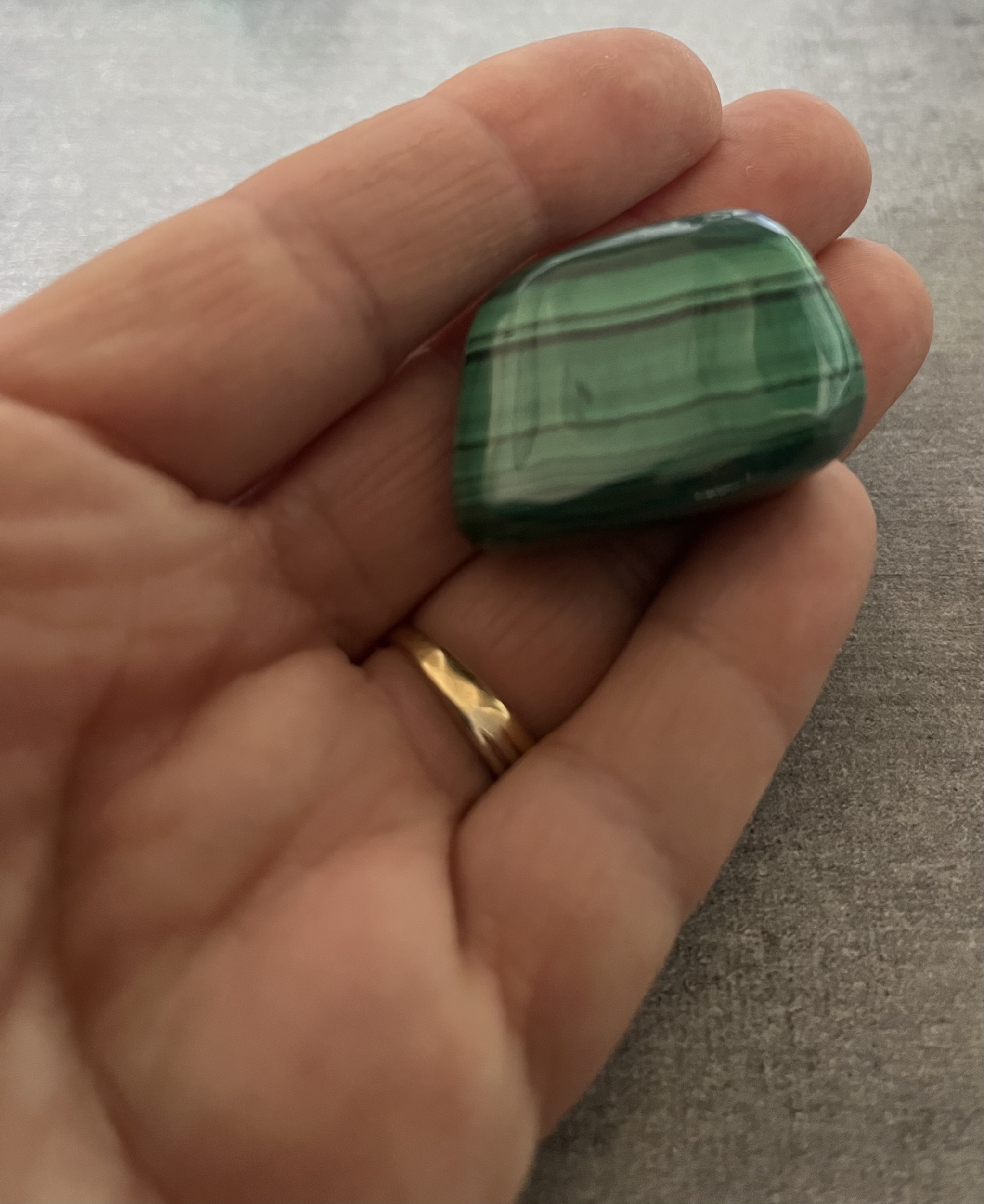 pierre anti douleur en malachite verte