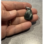 pendentif-seraphinite-vertus-lithothérapie.jpg