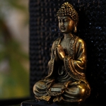 statuette méditation or
