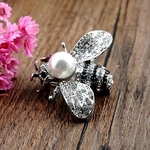 Broche-crois-e-en-forme-d-abeille-en-mail-perle-de-dessin-anim-Anti-mauvais-fonctionnement