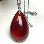 Pendentif-naturel-rouge-sang-ambre-bijoux-pour-femme-et-homme-cadeau-de-gu-rison-perles-35x21x12mm