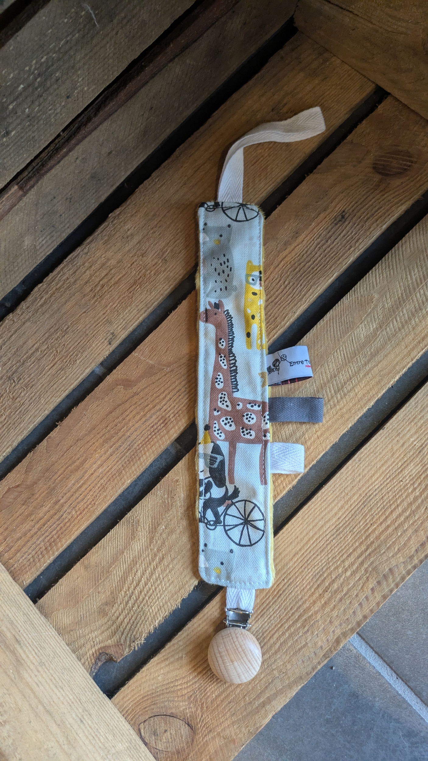 attache tétine