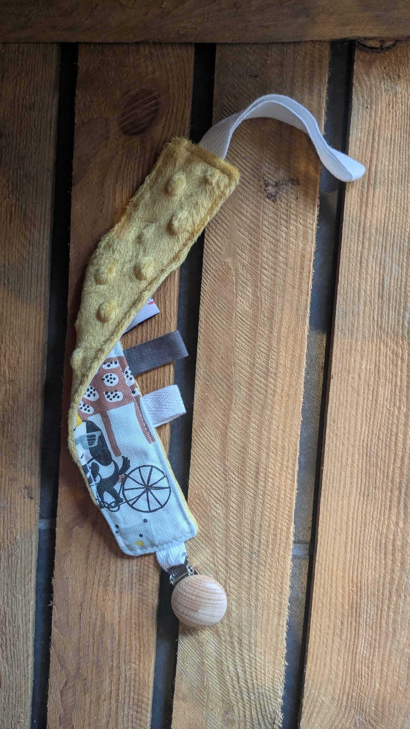Attache-tétine