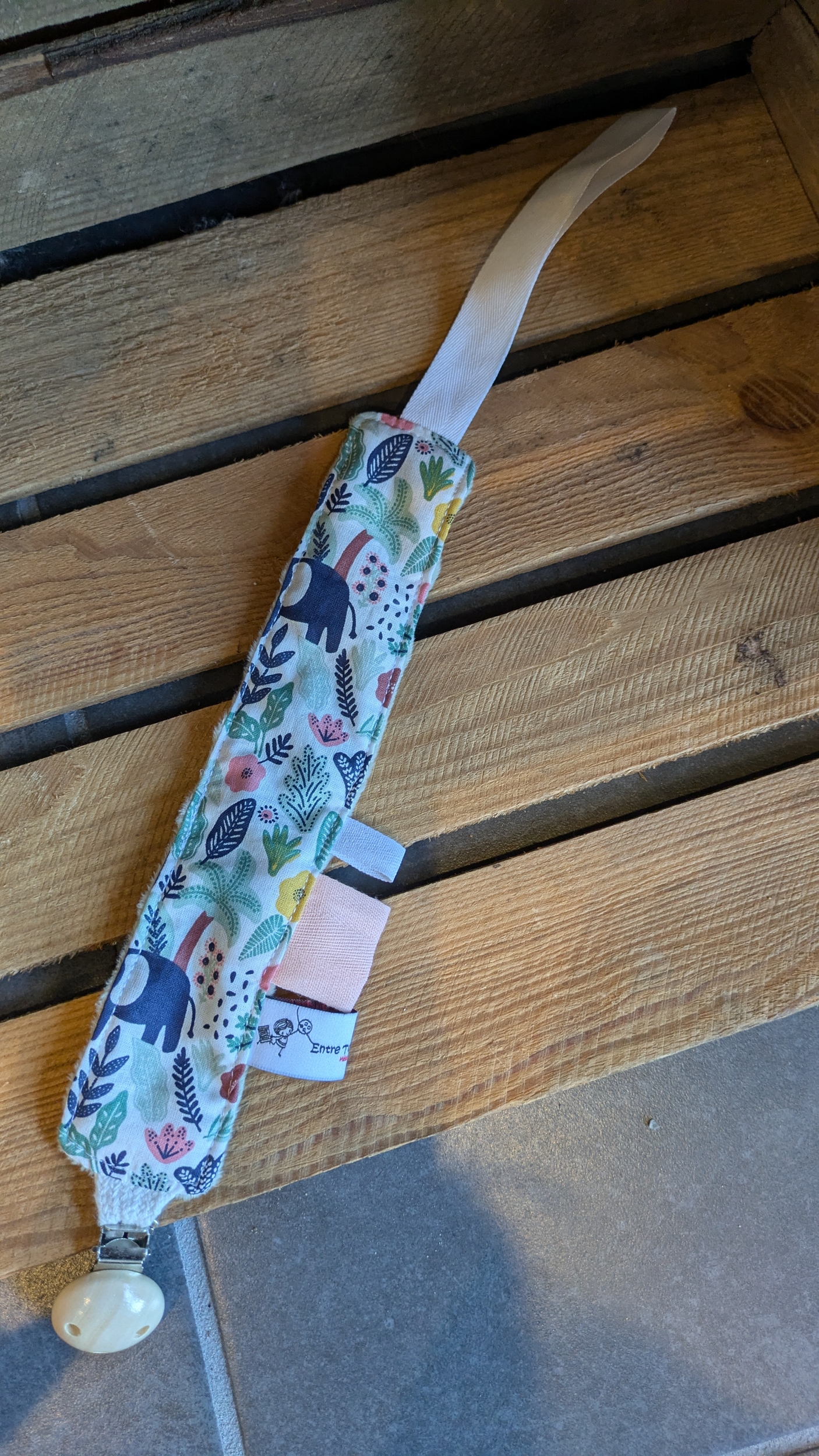 attache tétine