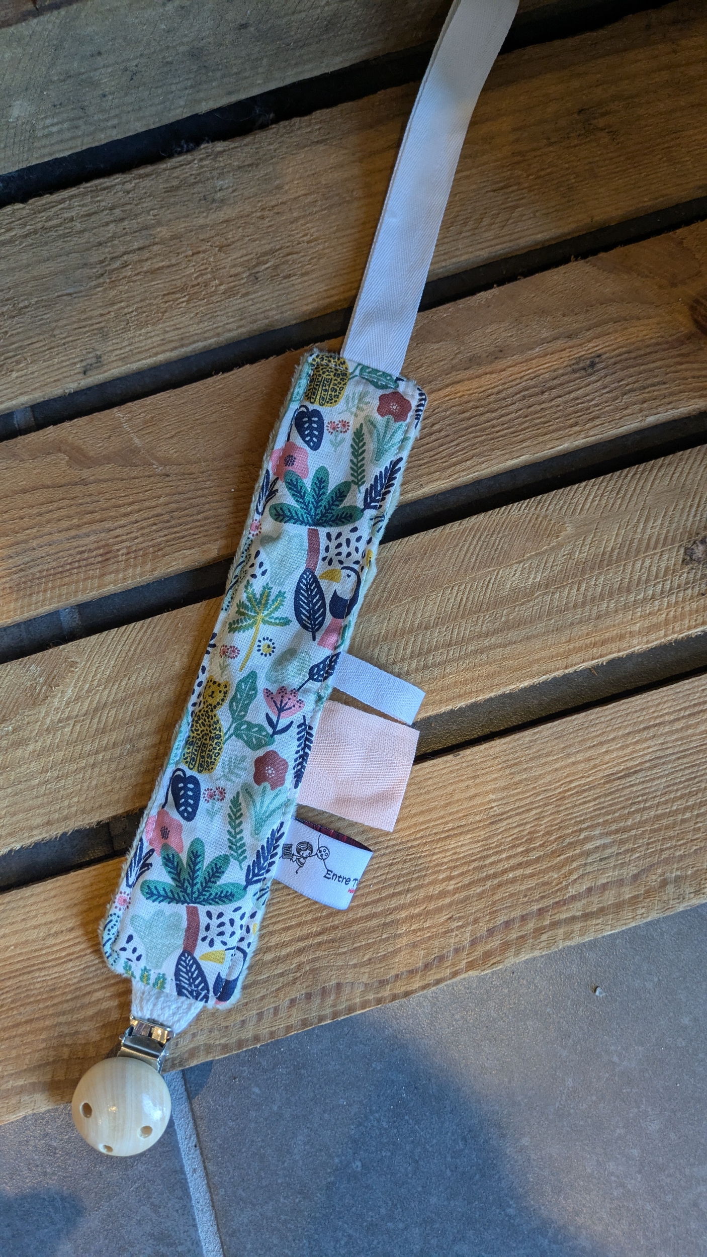 attache tétine