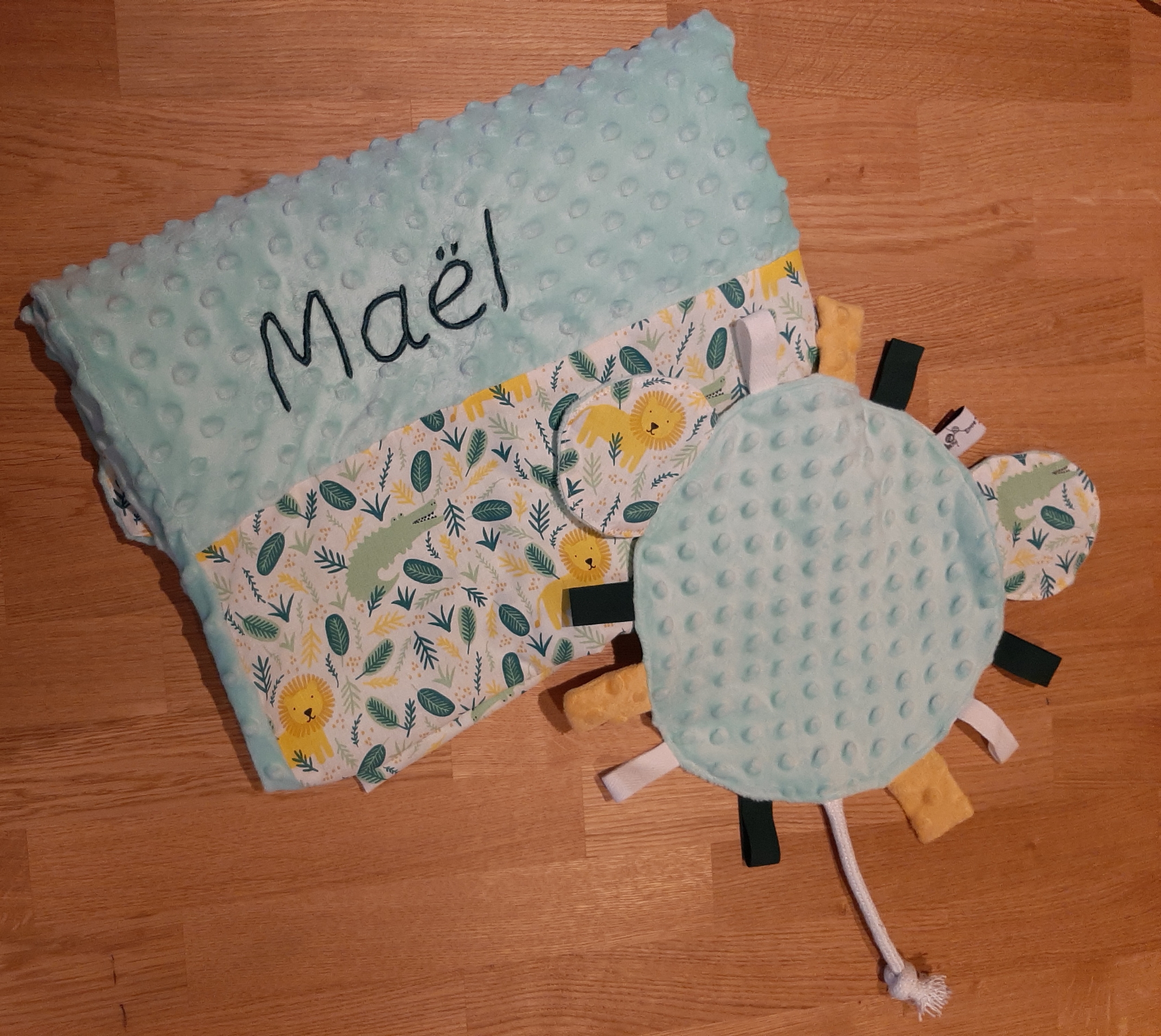 couverture brodée doudou